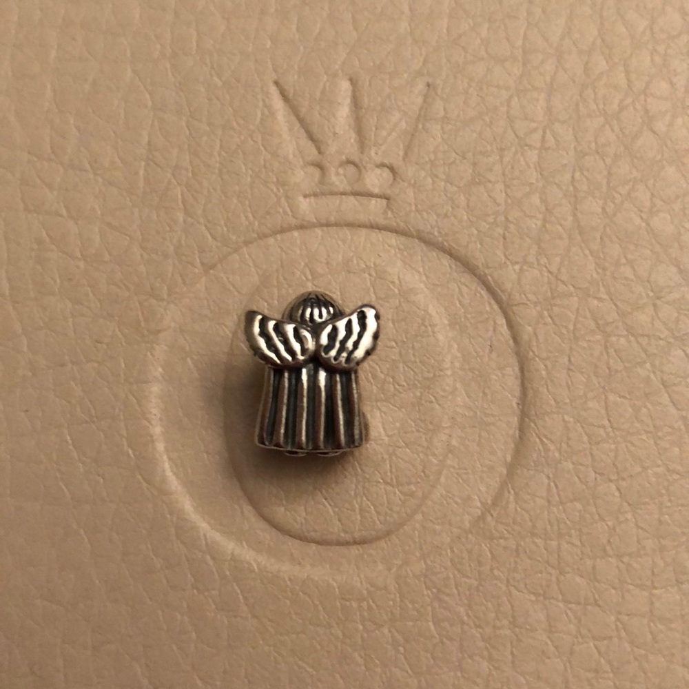 **RETIRED** Authentic Pandora Angel Charm - Picture 3 of 3